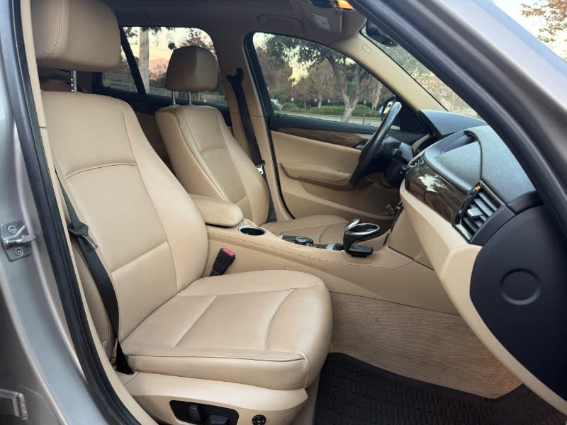 2014 BMW X1 photo 11