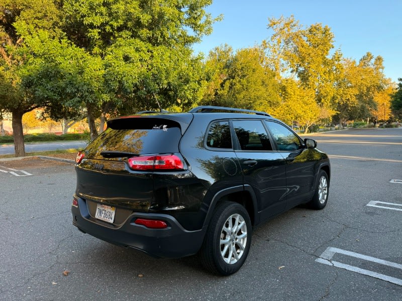 2015 JEEP Cherokee photo 5