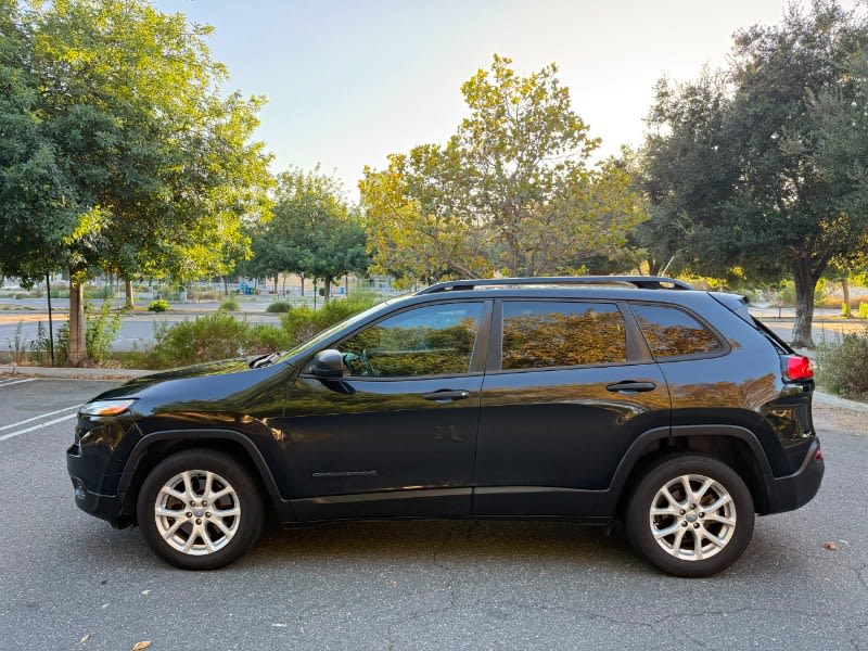 2015 JEEP Cherokee photo 8