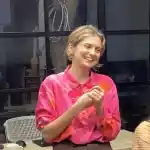 Innes in Art tutor Hanoi