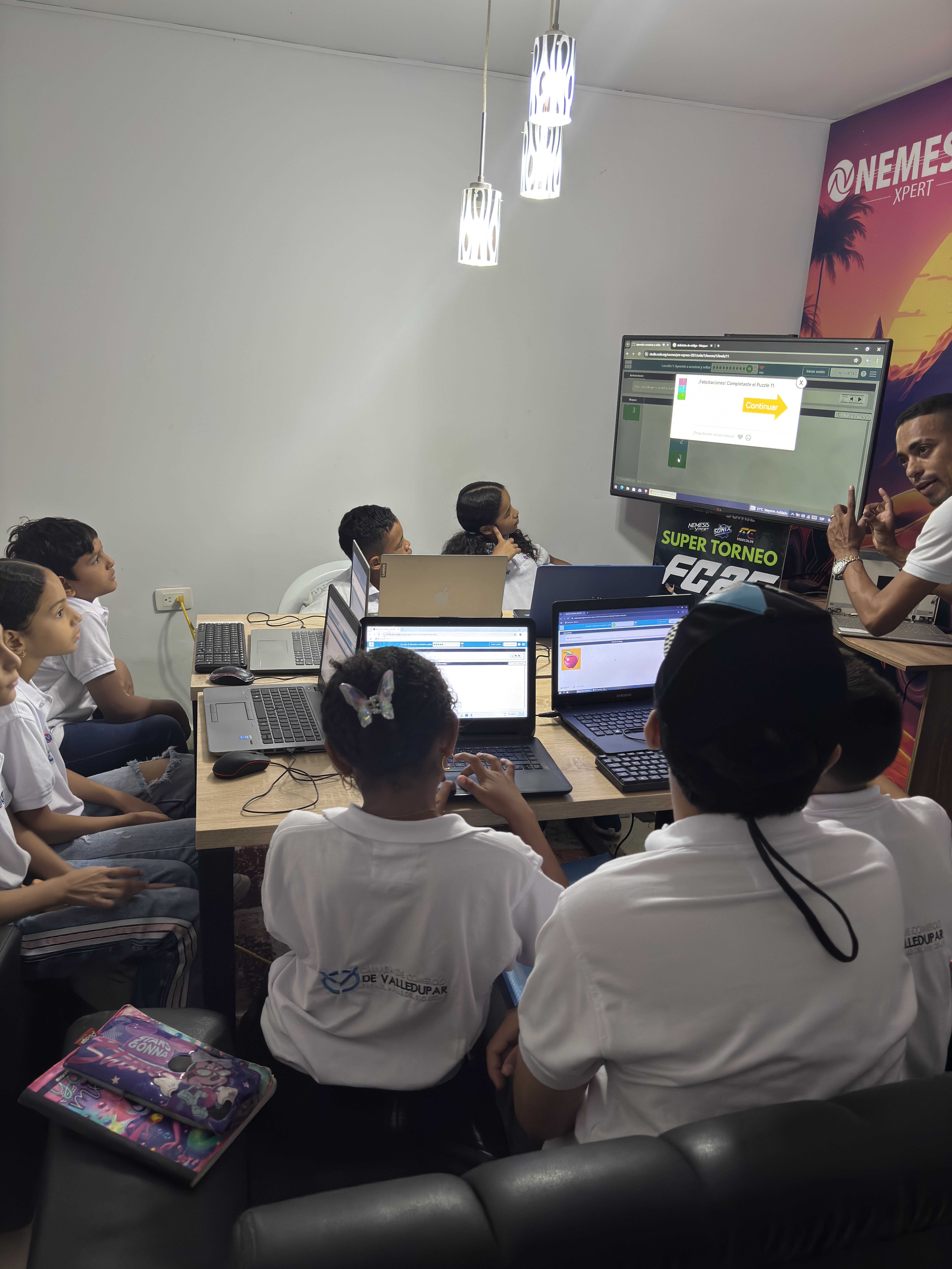 Curso Gamer STEAM - sesión en grupo