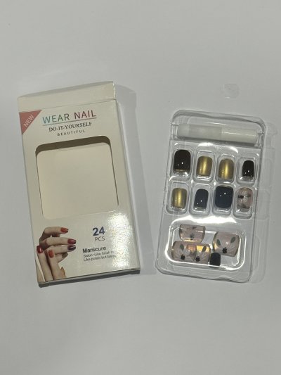 Fake nails (black& gold)