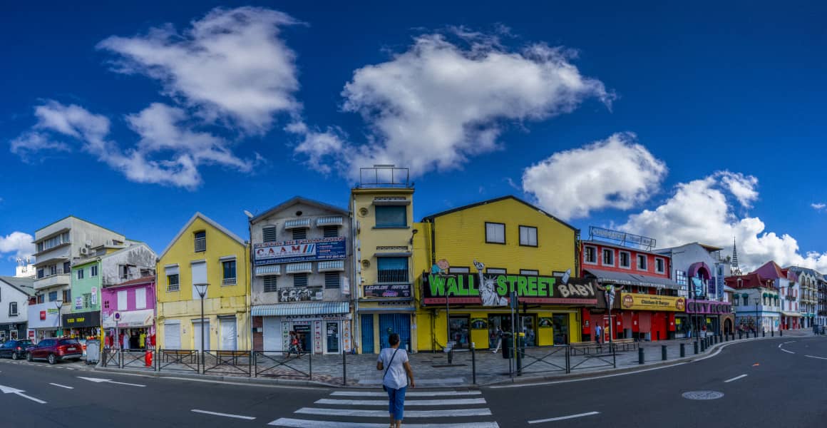 Investissements outre-mer dans le logement : plafonds 2026