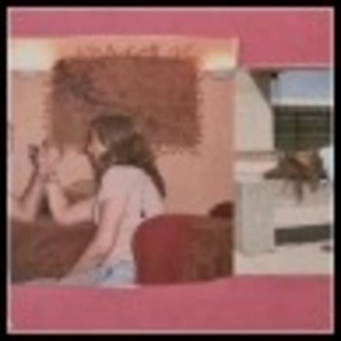 Dos mujeres, escena rosa
