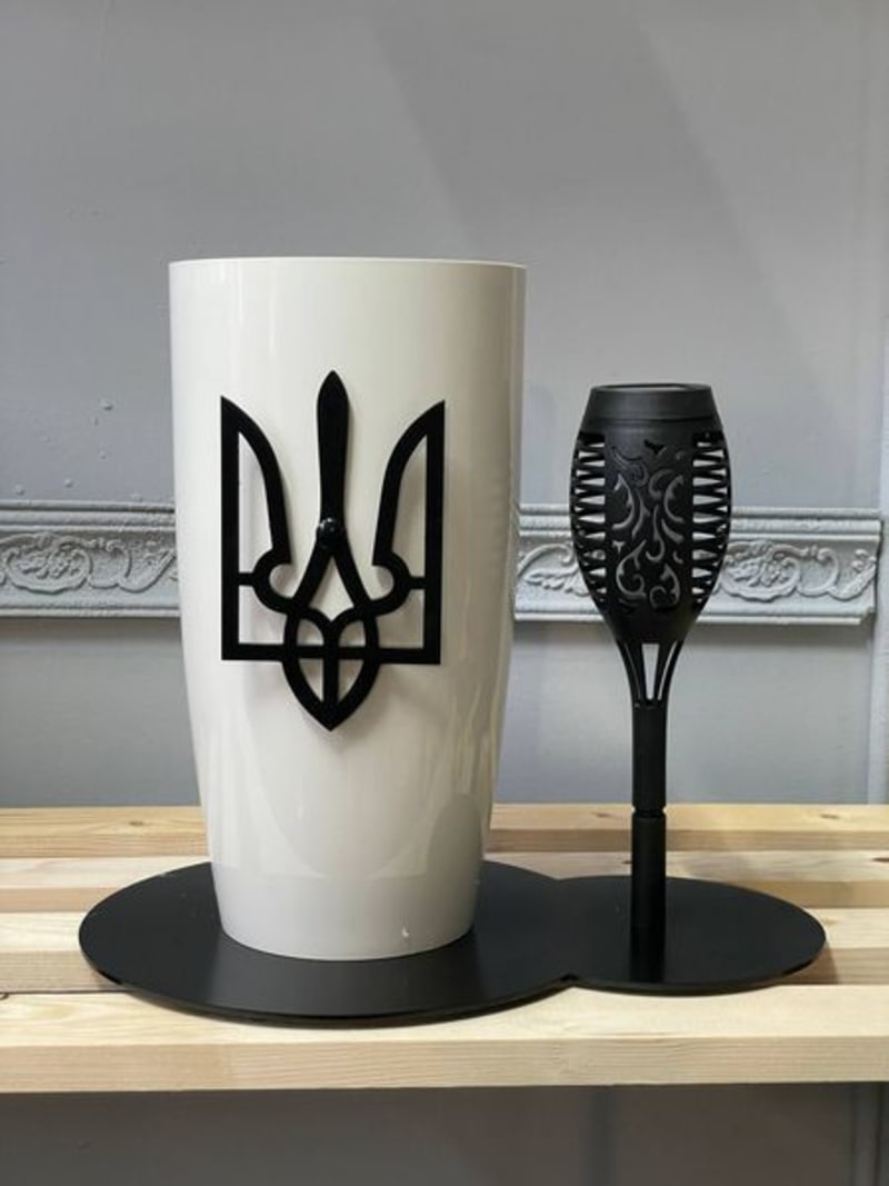 Ваза Тризуб Білий з Факелом - 1