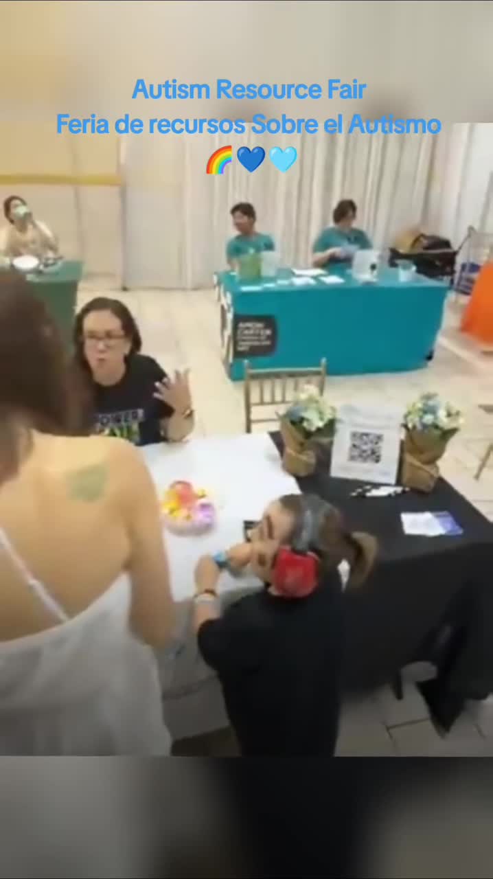 Community Connections / Conexiones Comunitarias