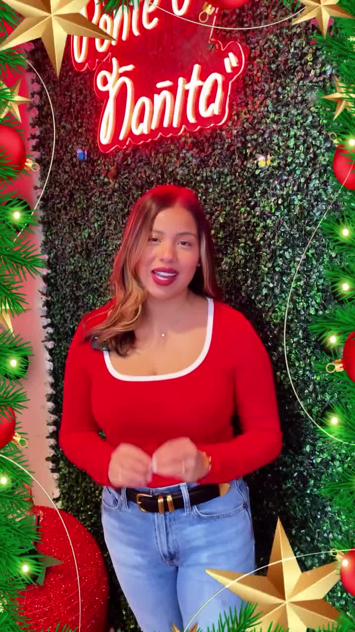 Vibrant Dining Atmosphere