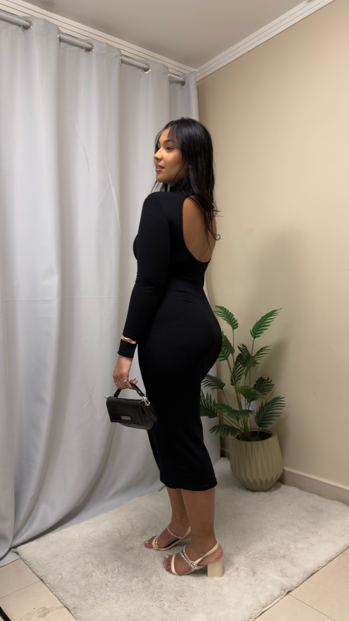 Vestido Midi Manga Longa da Bela & Ella em foto 2