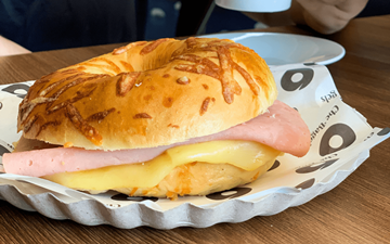 Bagel de Jamón & Queso