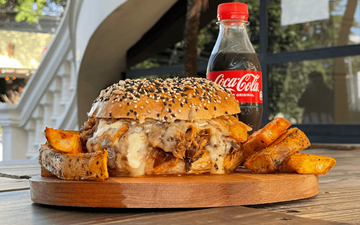esme Costilla con papas