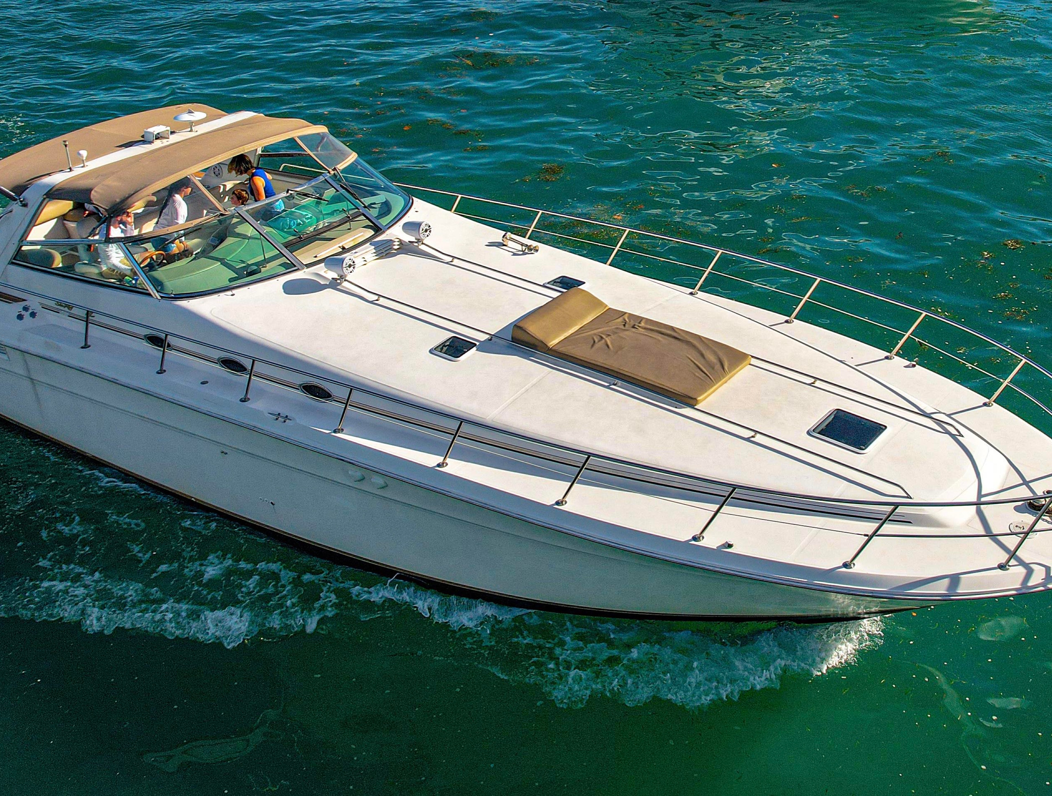 Yacht 2