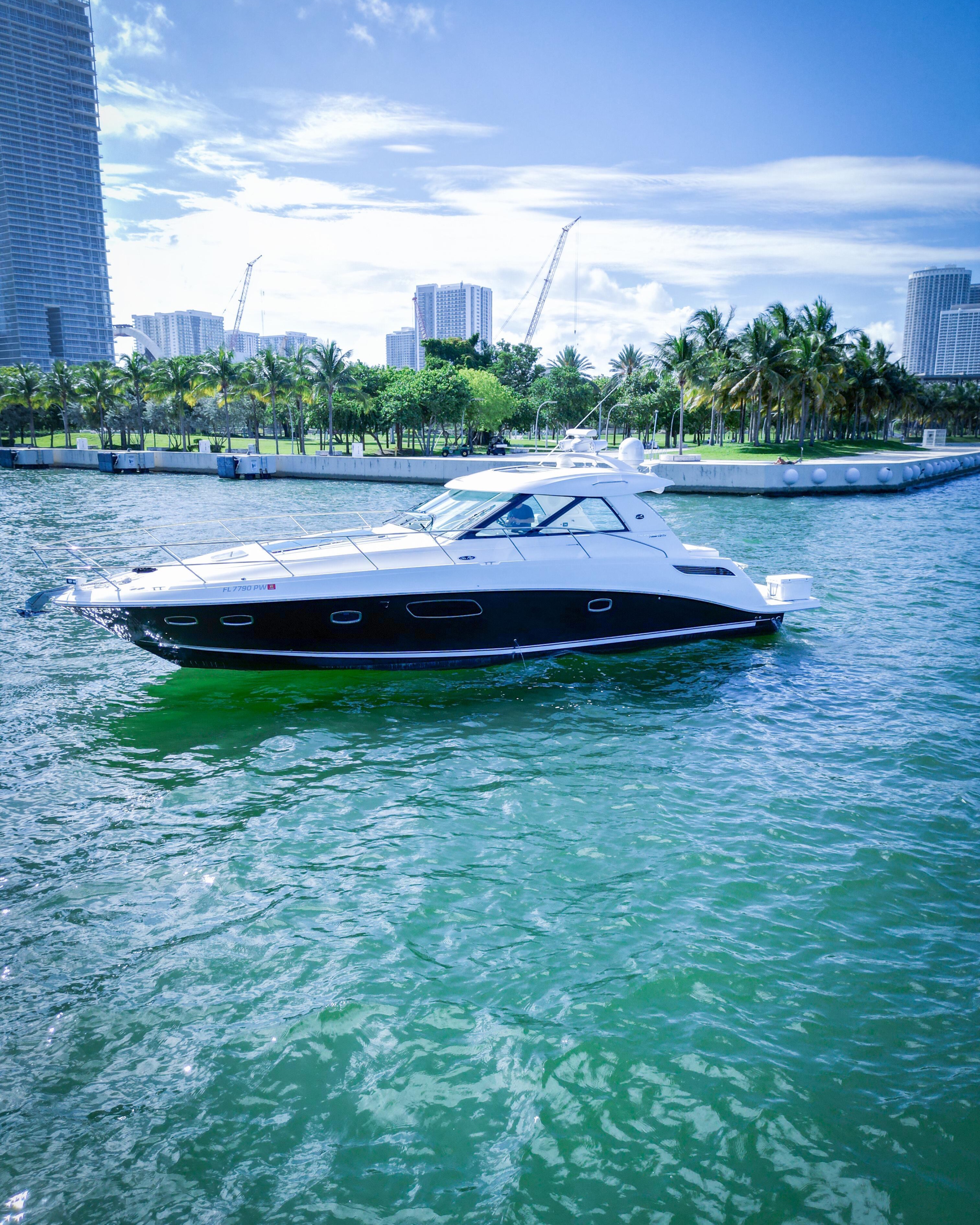 Yacht 4