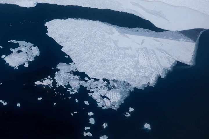 Arctic sea ice at lowest level ever this winter