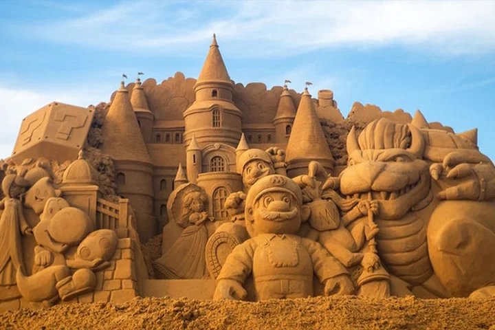 65-Tonne Super Mario Sand Sculpture on Australian Beach Is Shore Impressive