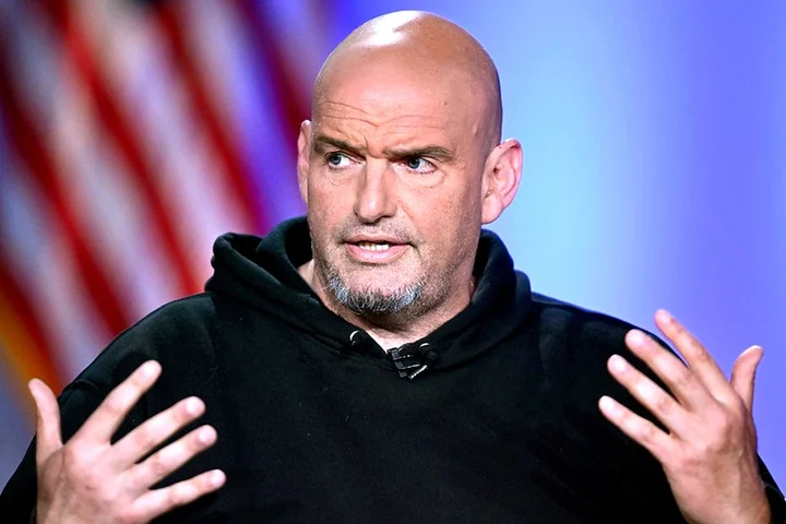 Left prosecutor to 'lighten up' after threatening to arrest ICE agents over raids