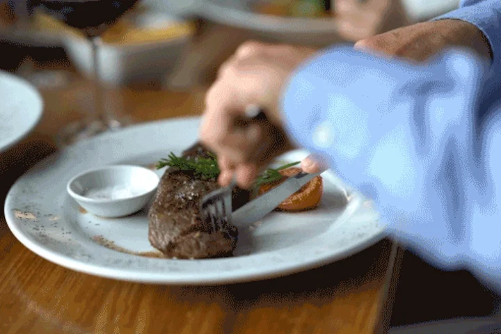 Popular diet tied to lower dementia risk for some groups, study reveals