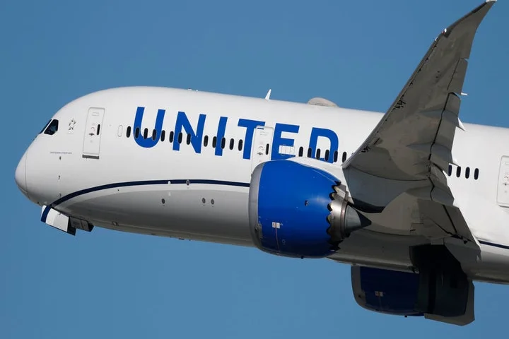 Black Hawk chopper crossed path of United flight in California, FAA says