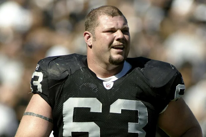 Former Raiders All-Pro center Barret Robbins dead at 52: 'Deeply saddened'