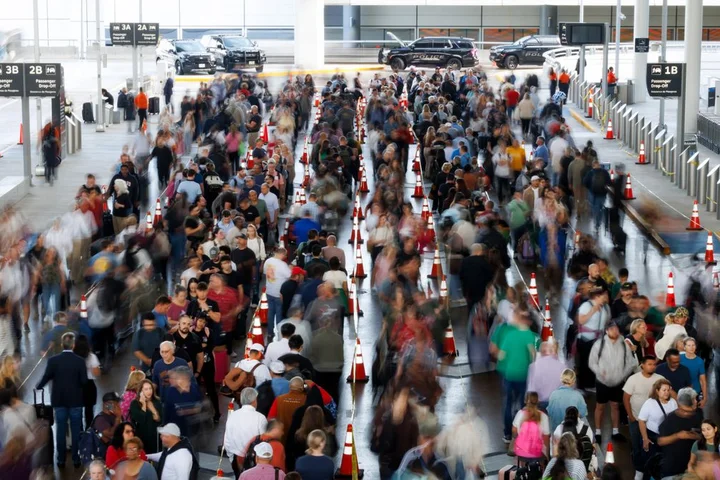 10 Things You Can Do While Waiting in the TSA Line