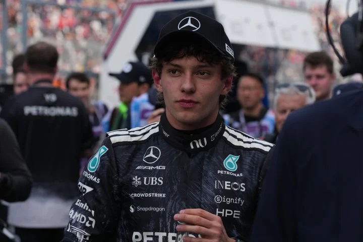 Kimi Antonelli pips frustrated George Russell to pole at Japanese Grand Prix