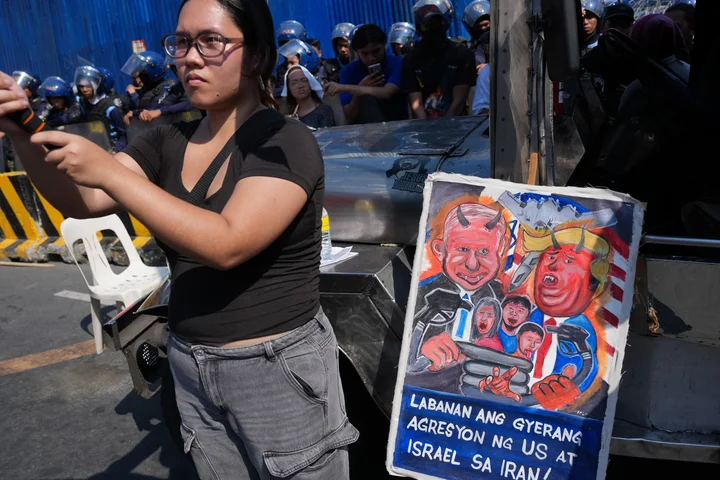 Philippine transport strikers say Marcos Jr failing to control oil prices