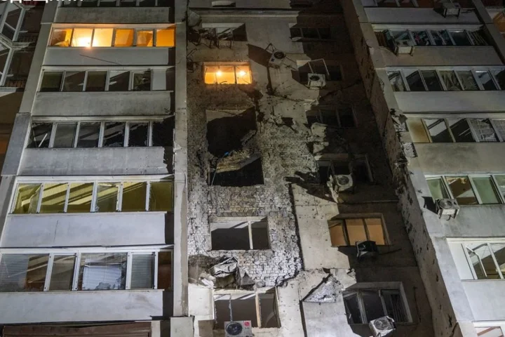 Russian strikes on Ukraine kill 4 as deal to end war dims