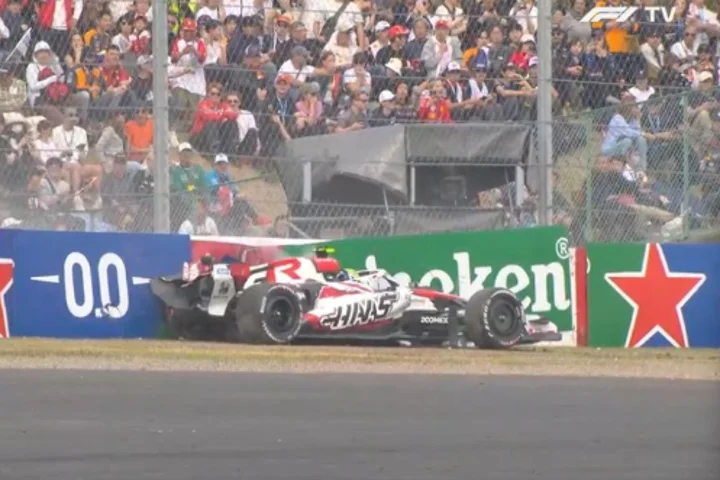 Ollie Bearman exits Haas F1 car injured after massive crash at Japanese GP