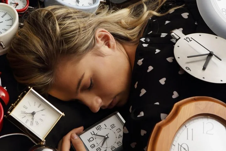 Did the clocks go back or forward last night and did other countries change theirs?