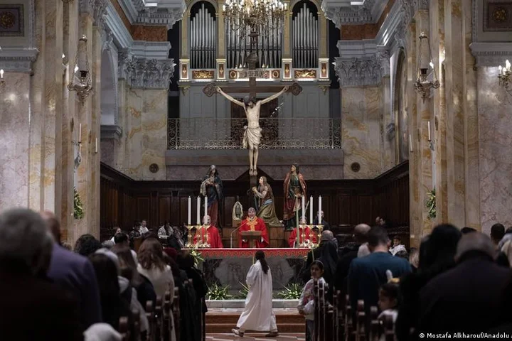 Israeli police block Catholic leaders from Palm Sunday Mass in Jerusalem