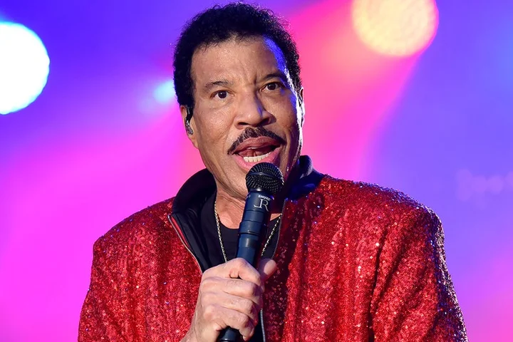 Lionel Richie issues warning to rude celebrities after Chappell Roan backlash
