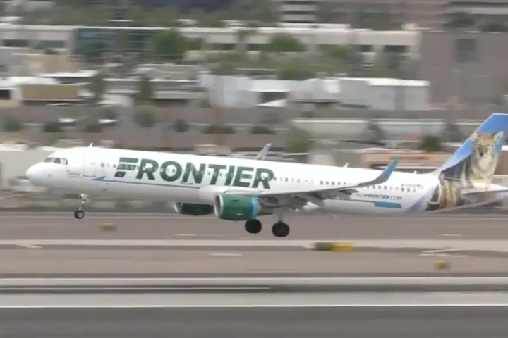 Passenger bomb threat triggers police response and evacuation on Frontier flight under investigation