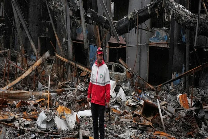 Iran warns troops will be "set on fire" if U.S. launches ground operation