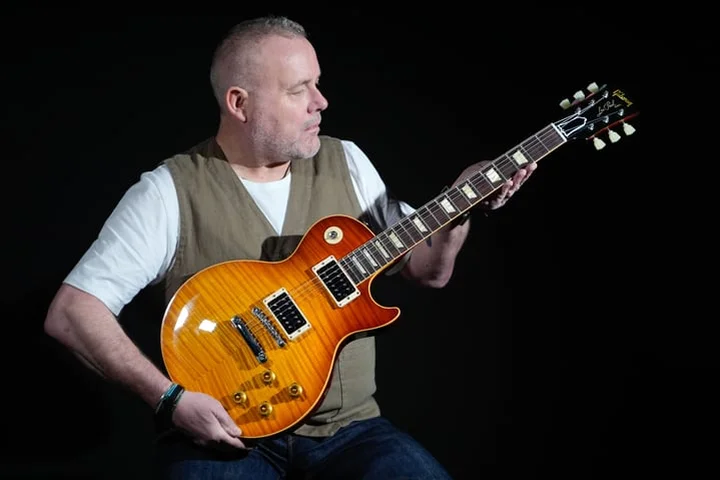 Guns N’ Roses’ guitar hopes to fetch £300,000 at music memorabilia auction