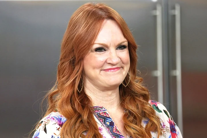 'Pioneer Woman' reveals simple omelet trick to cut breakfast prep time as expert raises concerns