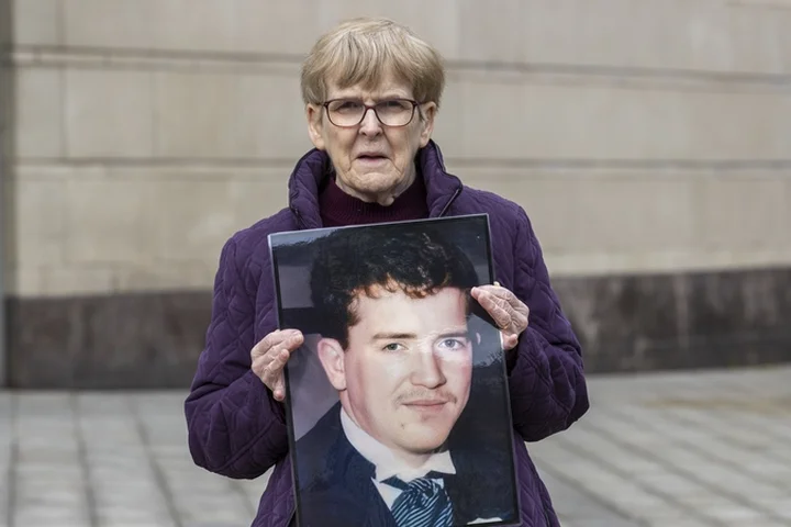 PSNI apologises to family over 1998 murder investigation