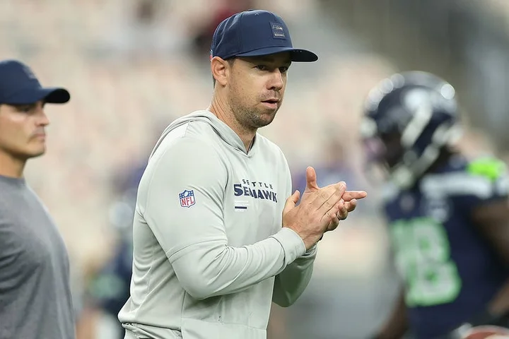 Raiders coach Klint Kubiak favors veteran QB, hesitant to start rookie early in season