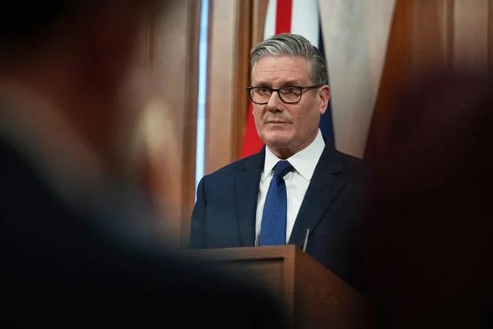 Trump claims Iran wants ceasefire as Starmer seeks to calm UK economic fears