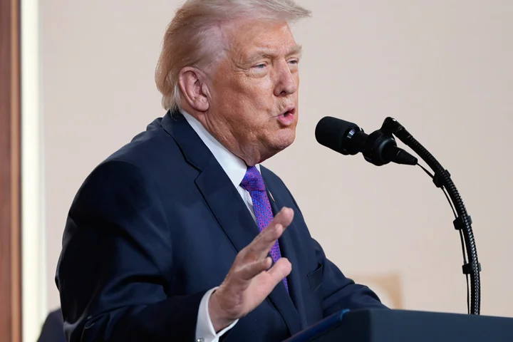 Trump unveils 100 percent tariff on drugs to push for pharmaceutical deals