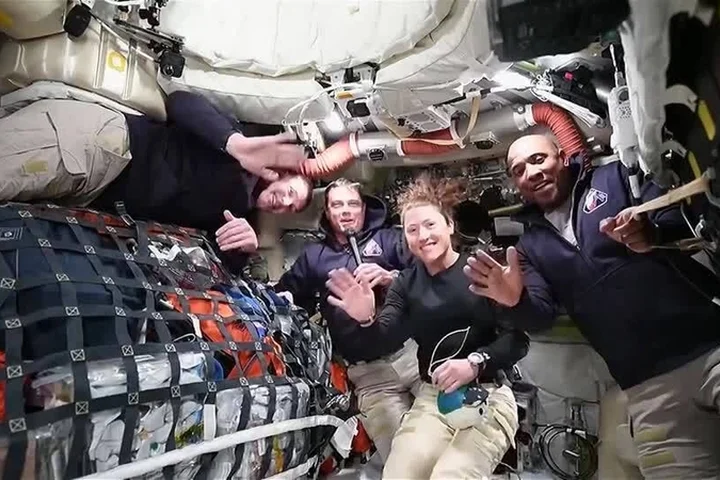 Artemis crew break away from Earth's orbit to the Moon