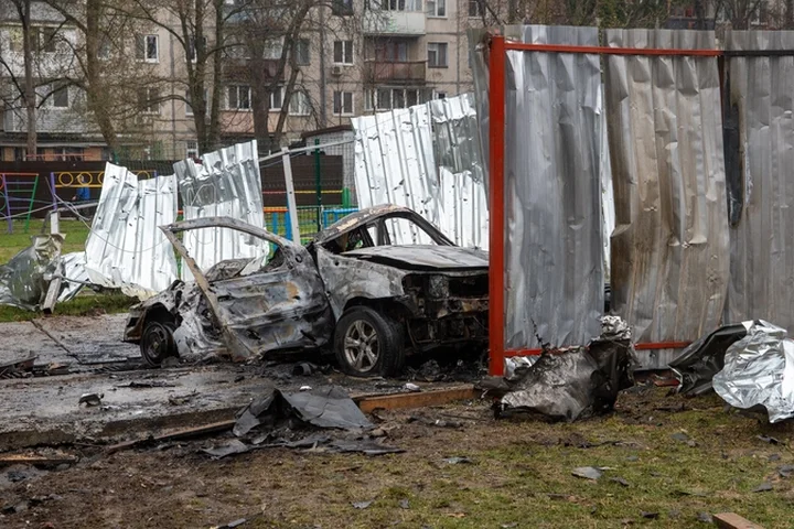 Six killed in 'massive' Russian attacks