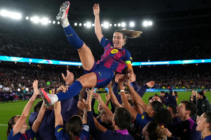 Barcelona obliterate Real Madrid. OL Lyonnes need extra time to book semifinal ticket