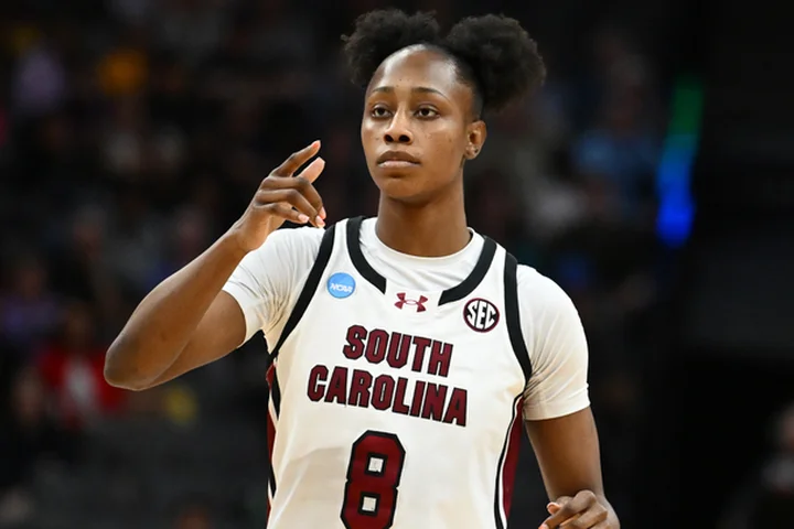 South Carolina, in rare position as underdog, to lean on effort, defense vs. undefeated UConn in Final Four
