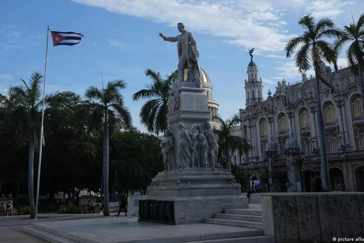 2,000 prisoners pardoned in Holy Week gesture