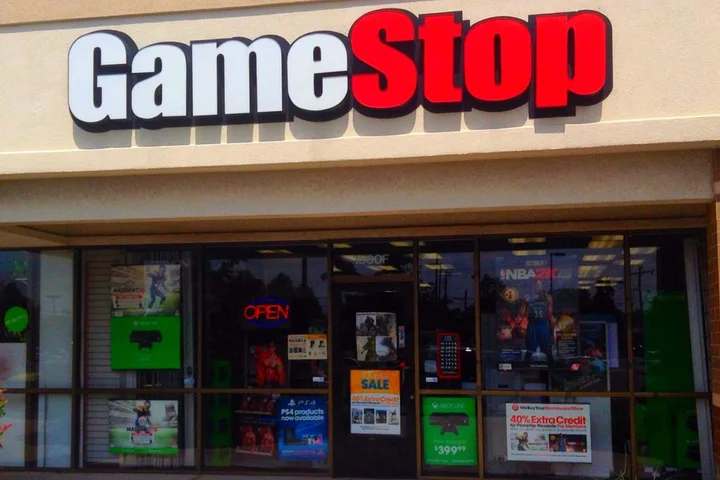 A former GameStop exec thought building its Steam competitor would be his 'forever job,' but the retailer bet the house on digital distribution being 'a passing phase'