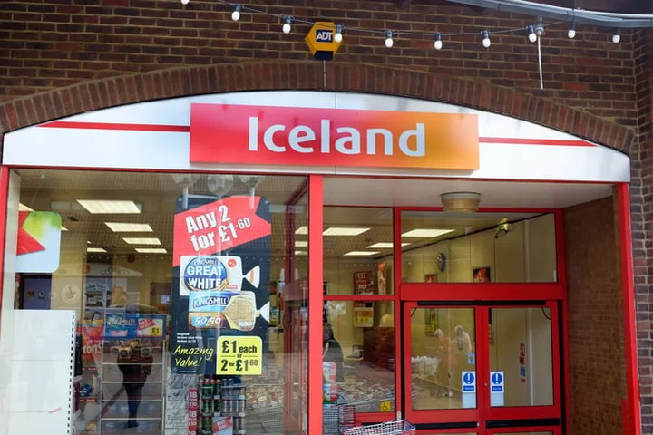 Shop security guards should carry truncheons to tackle crime, Iceland boss says