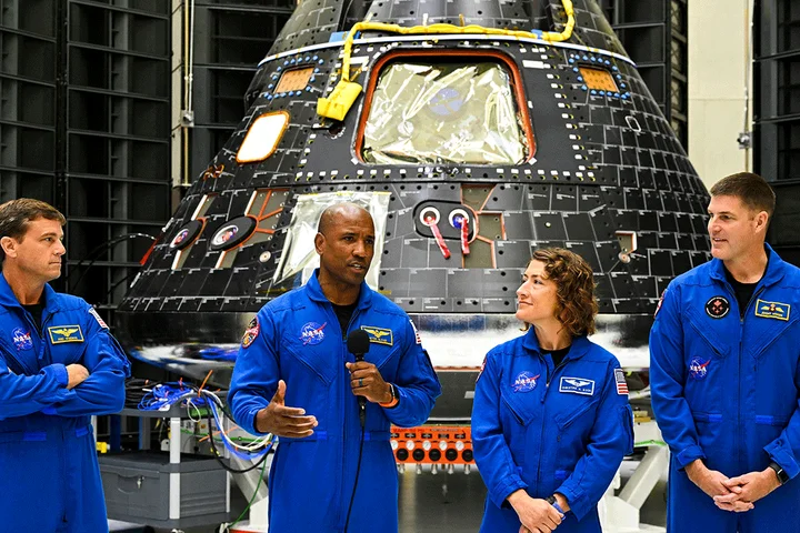 Astronaut Victor Glover praised for saying moon mission is 'human history,' not 'Black history'