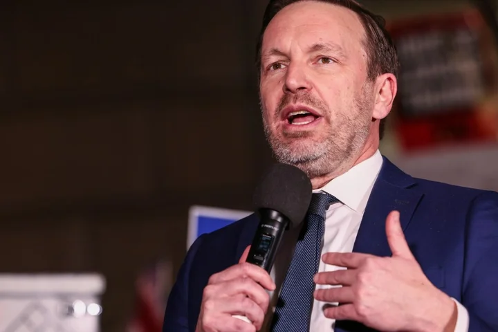 How one Democratic senator is tackling Trump’s corruption