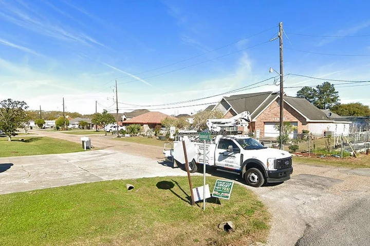 At least 13 people injured after vehicle slams into Louisiana parade: sheriff's office