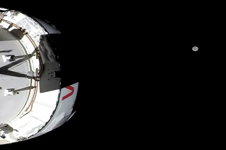 Artemis astronauts glimpse Moon's 'Grand Canyon'