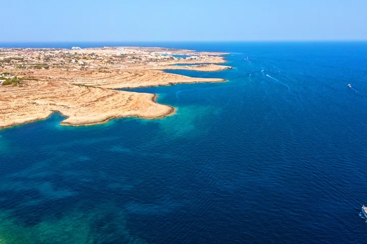 Ships near Italy rescue 32 migrants, 71 missing - charity